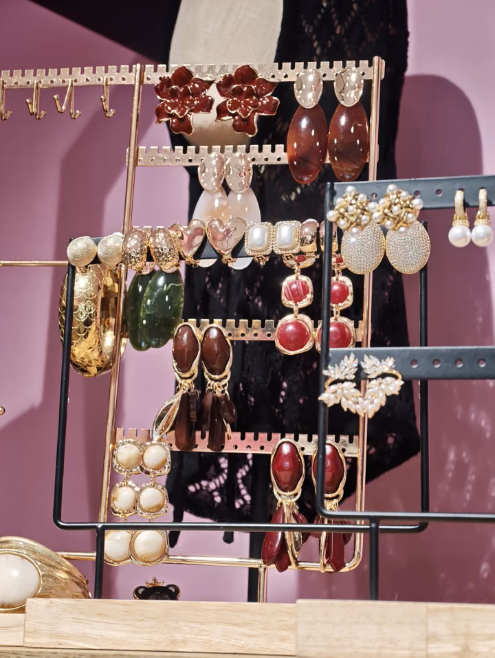 Selezione di accessori e gioielli
