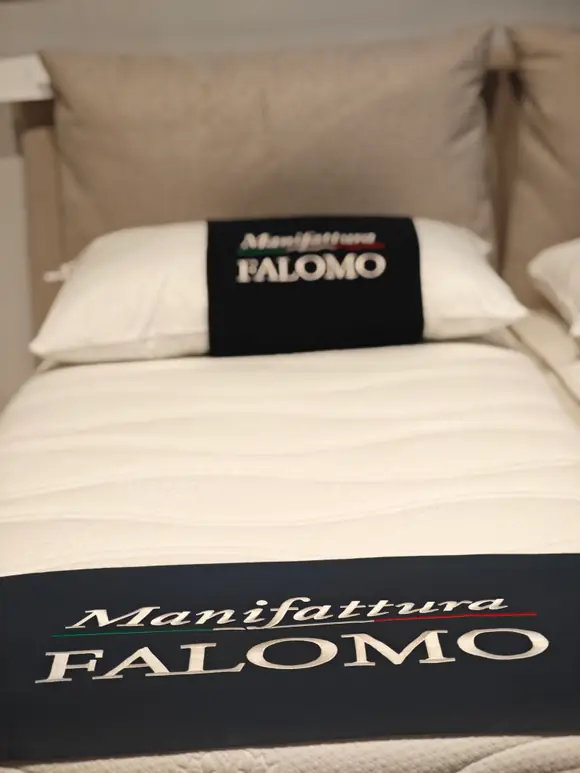 Cuscino e materasso con la fascia «Manifattura Falomo»