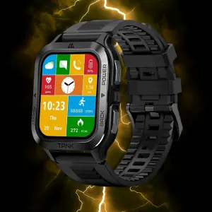 Lo smartwatch TANK con il quadrante squadrato, fra i fulmini